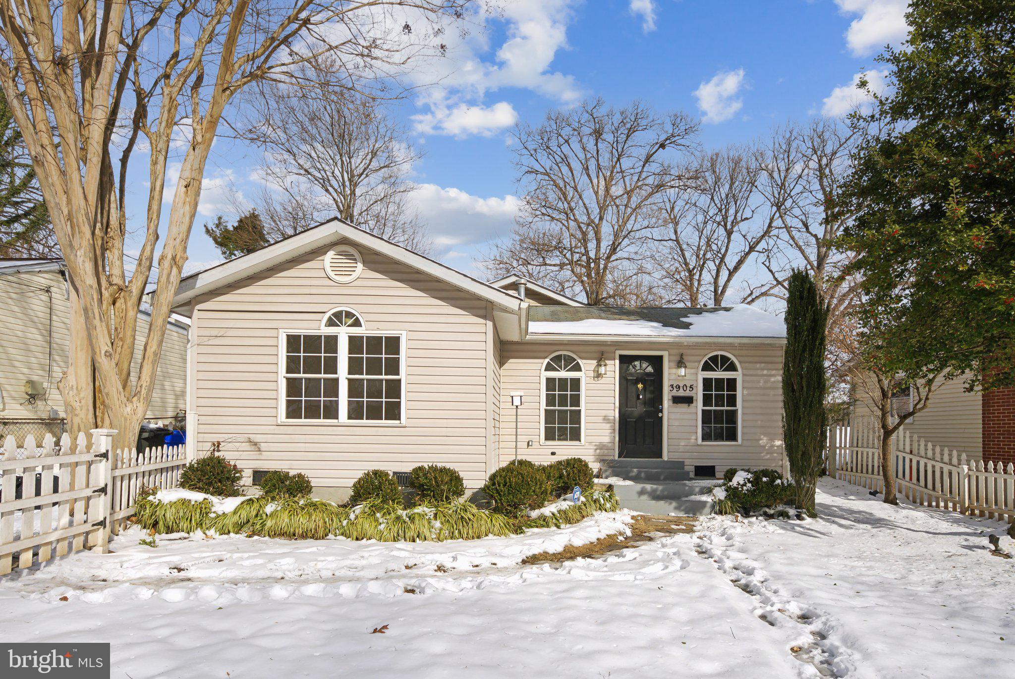 3905 Decatur Ave