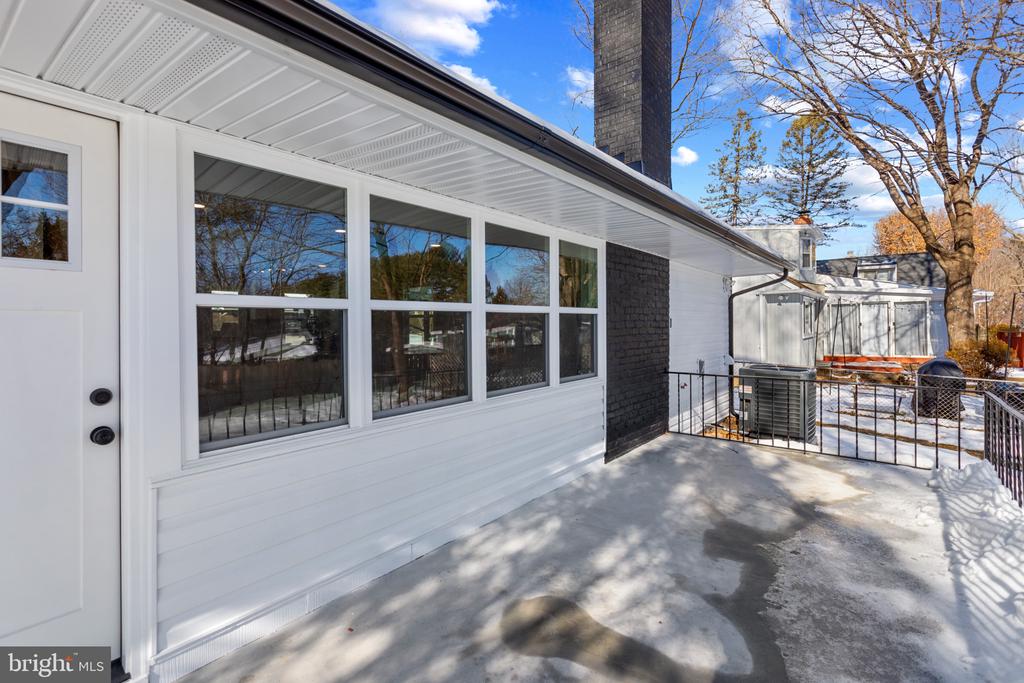 303 Bradley Ave