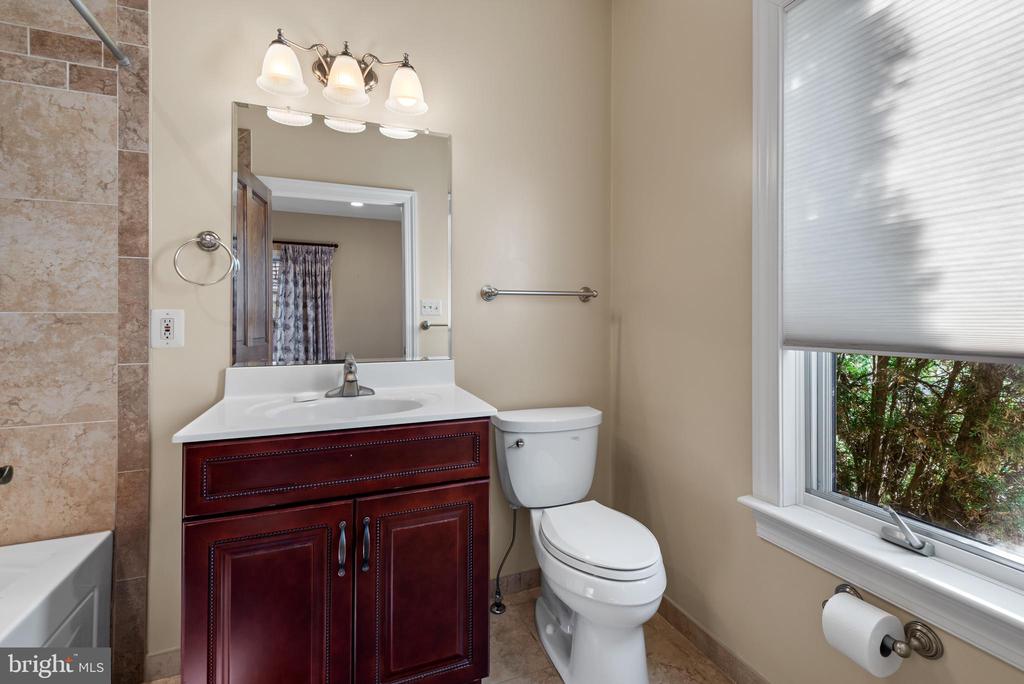 7 Sedgwick Ln