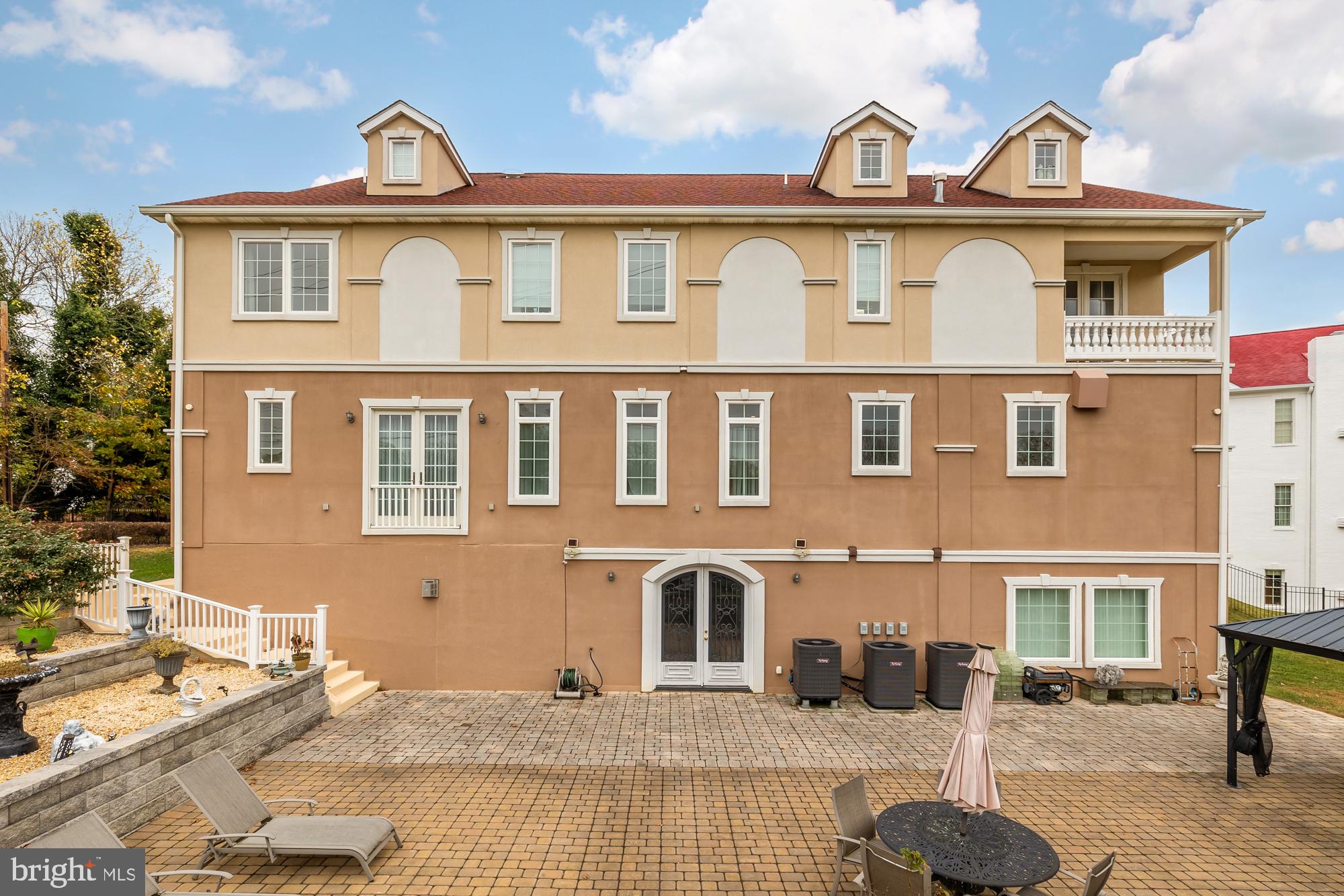 12 Redbud Ct