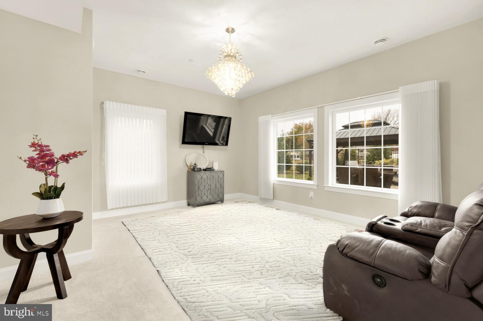 12 Redbud Ct