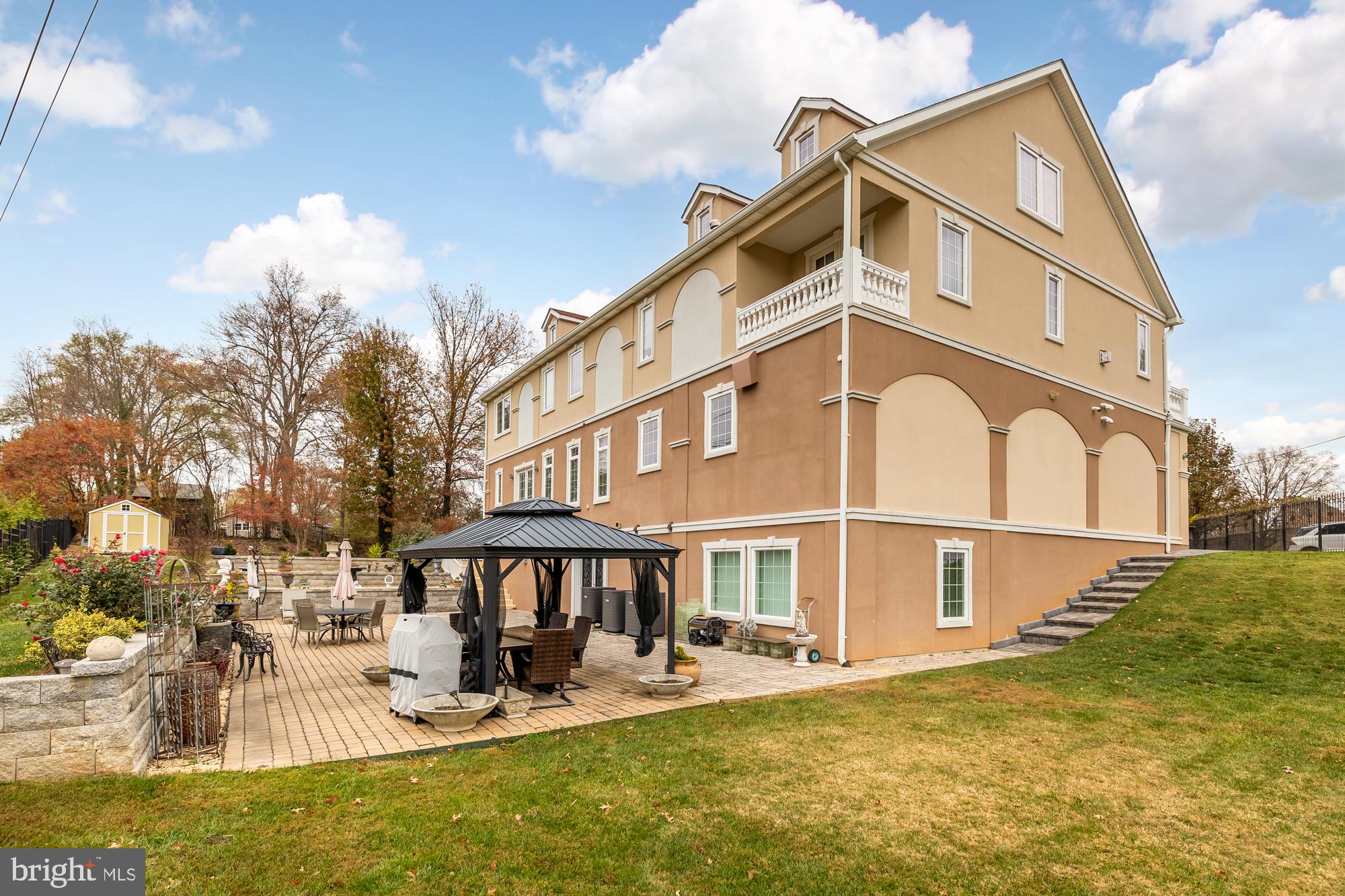 12 Redbud Ct