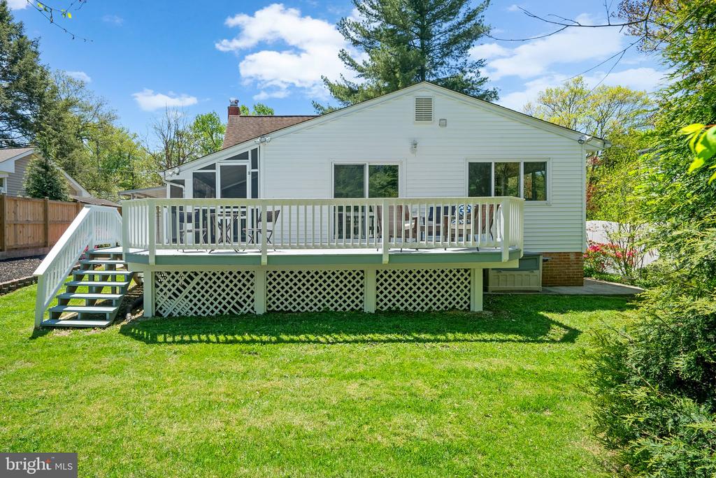 1007 Helena Dr