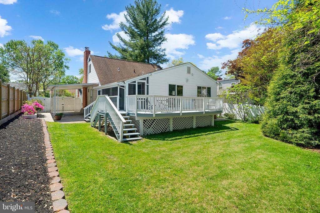 1007 Helena Dr