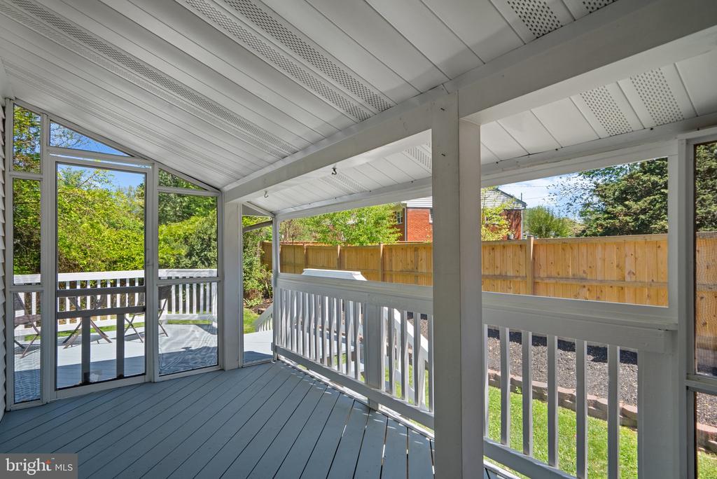 1007 Helena Dr