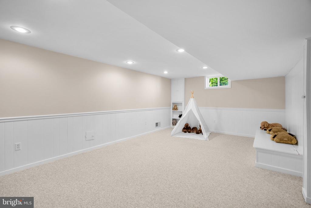 1007 Helena Dr