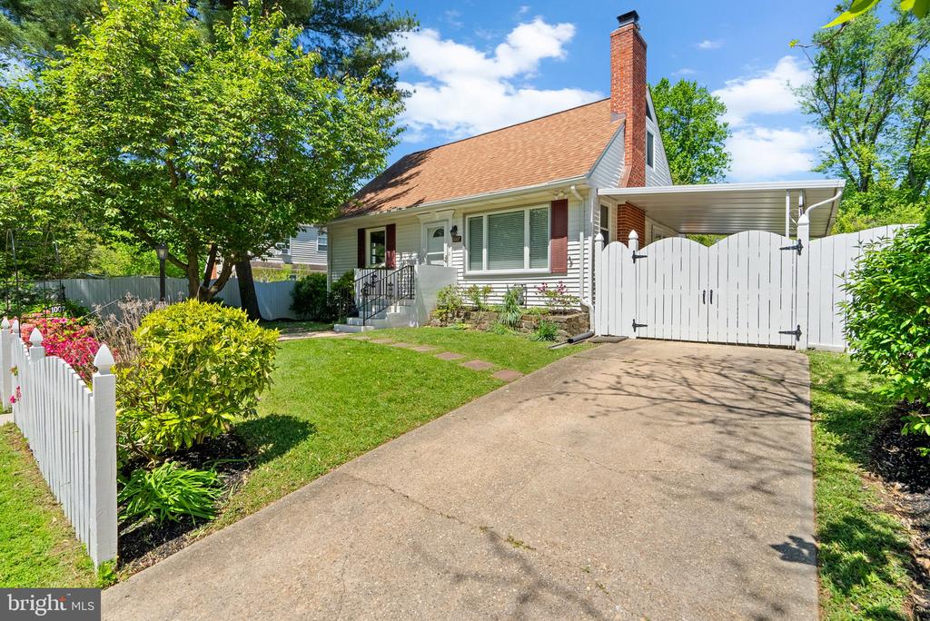 1007 Helena Dr
