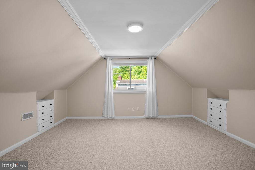1007 Helena Dr