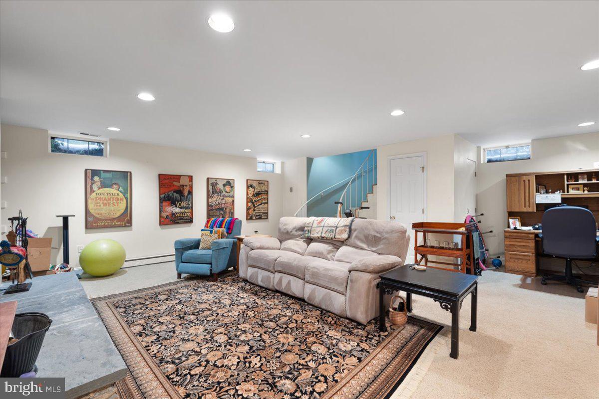 130 Hilltop Rd
