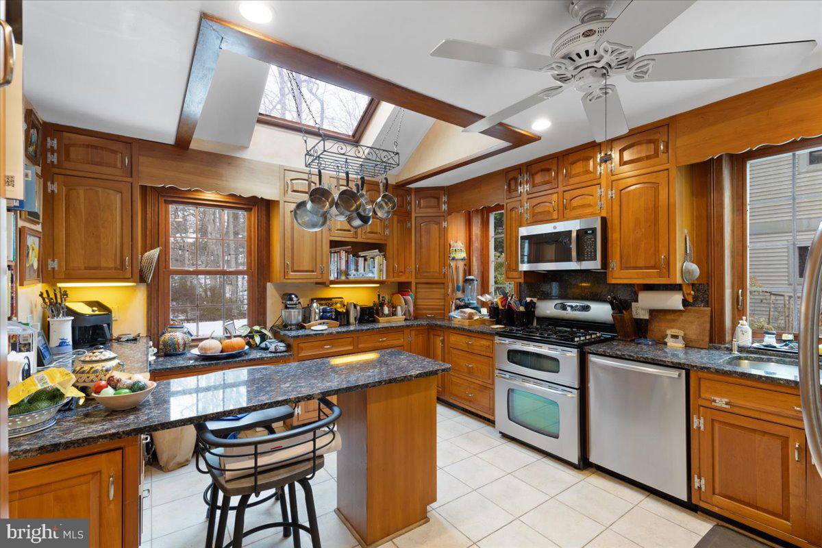 130 Hilltop Rd