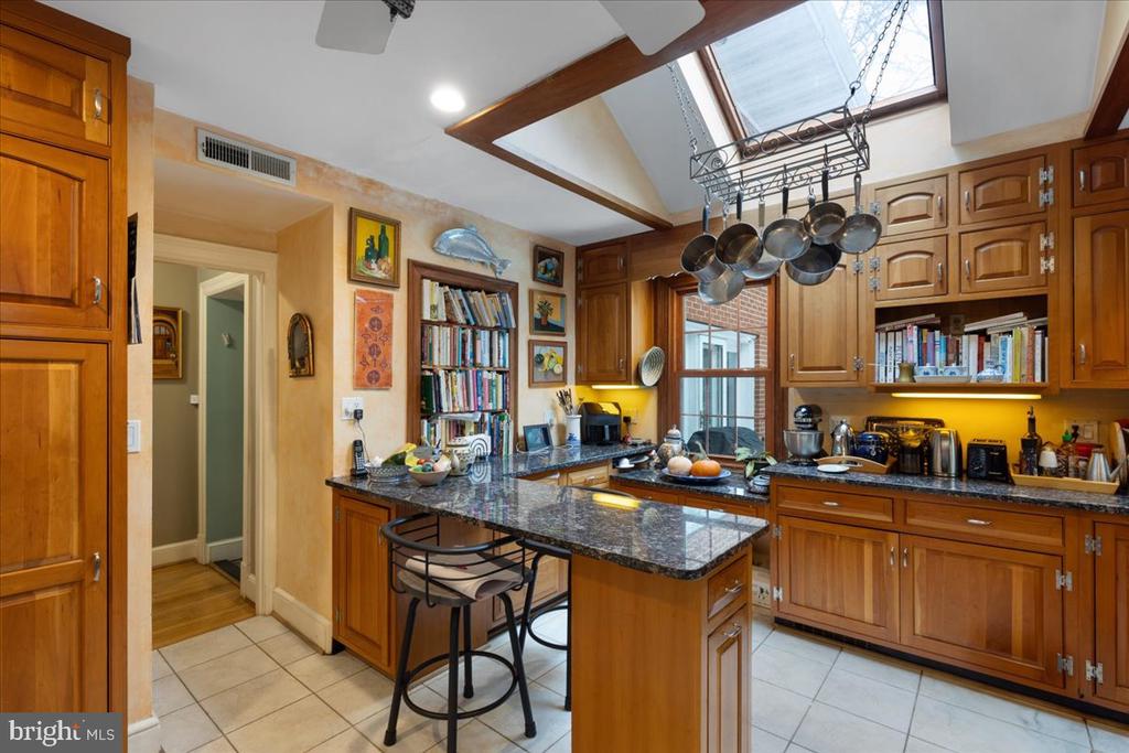 130 Hilltop Rd