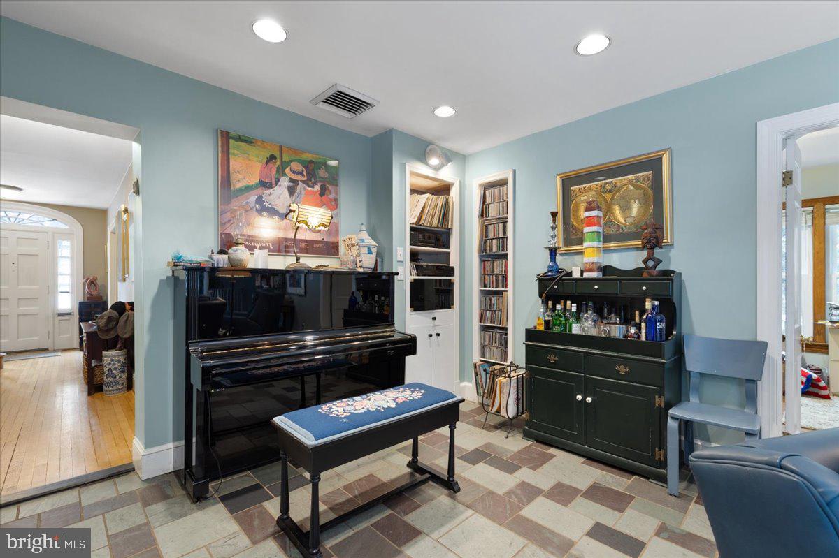 130 Hilltop Rd