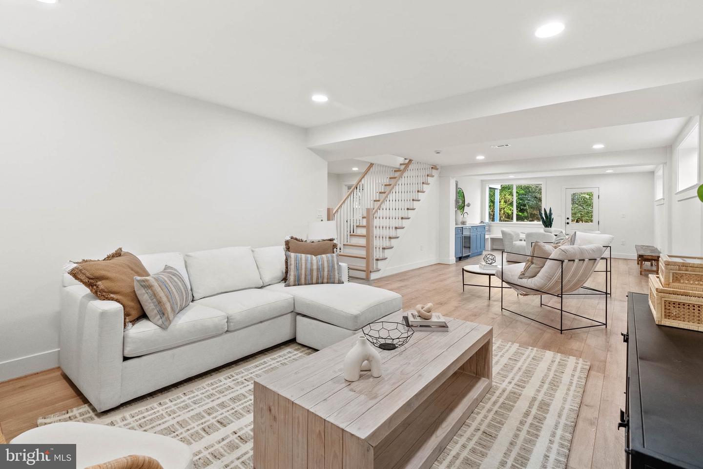 605 Elm Ave