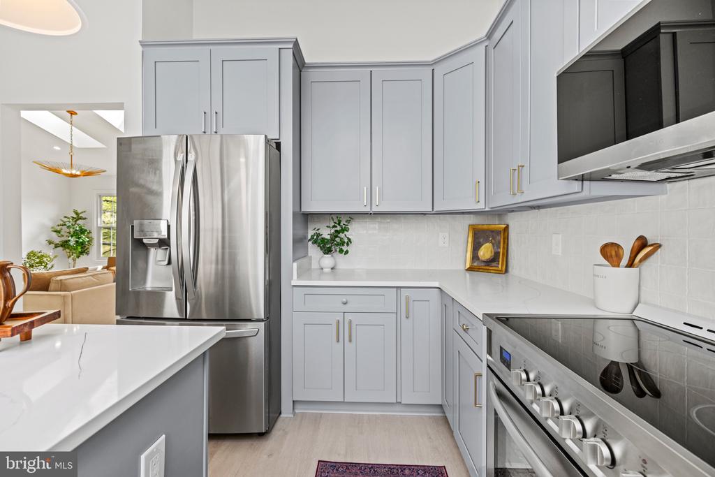 5 Solitaire Ct