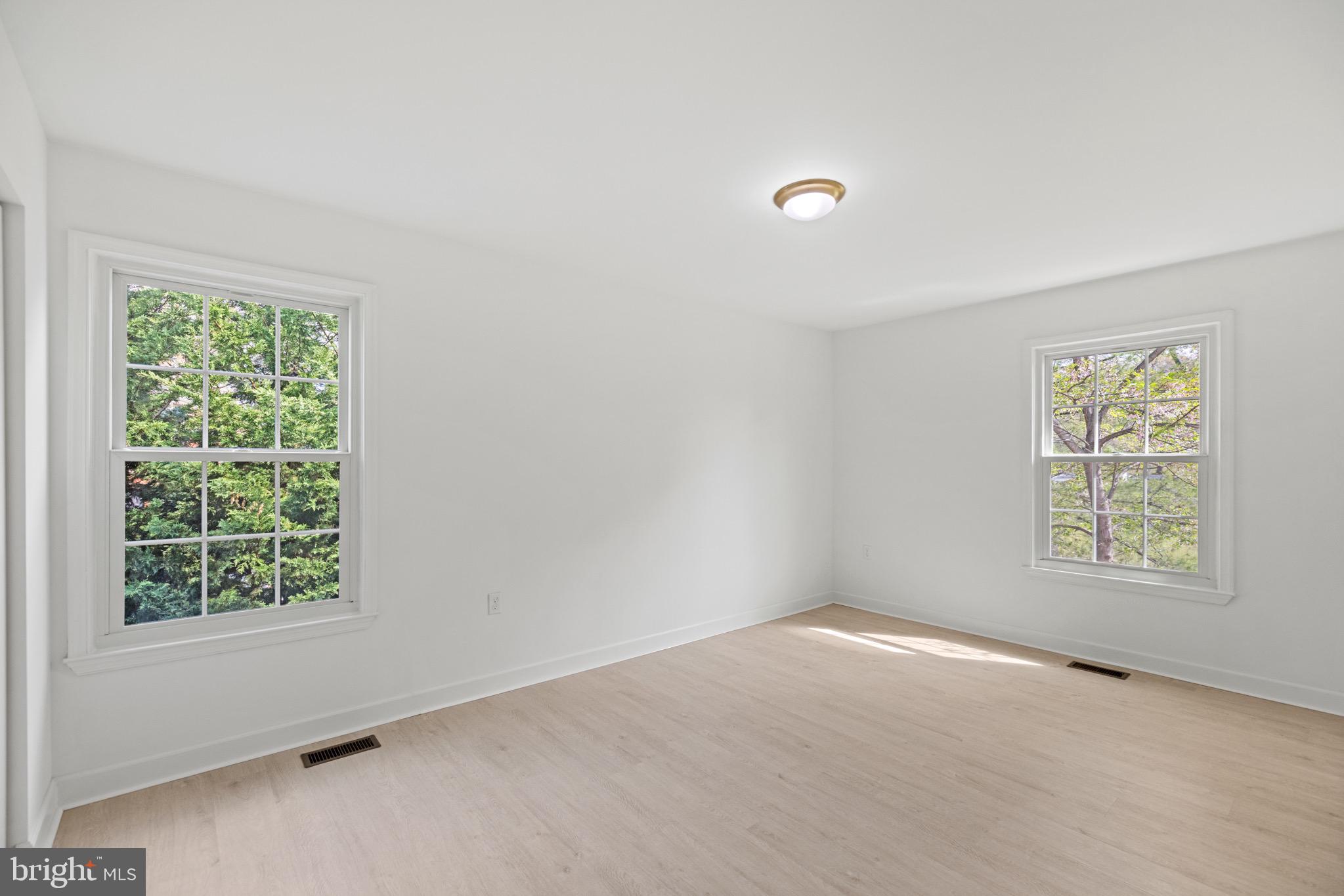 5 Solitaire Ct