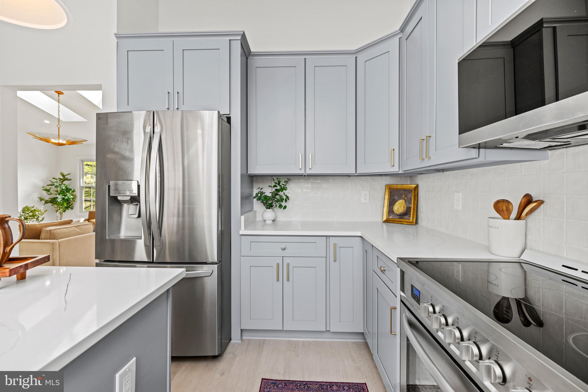 5 Solitaire Ct
