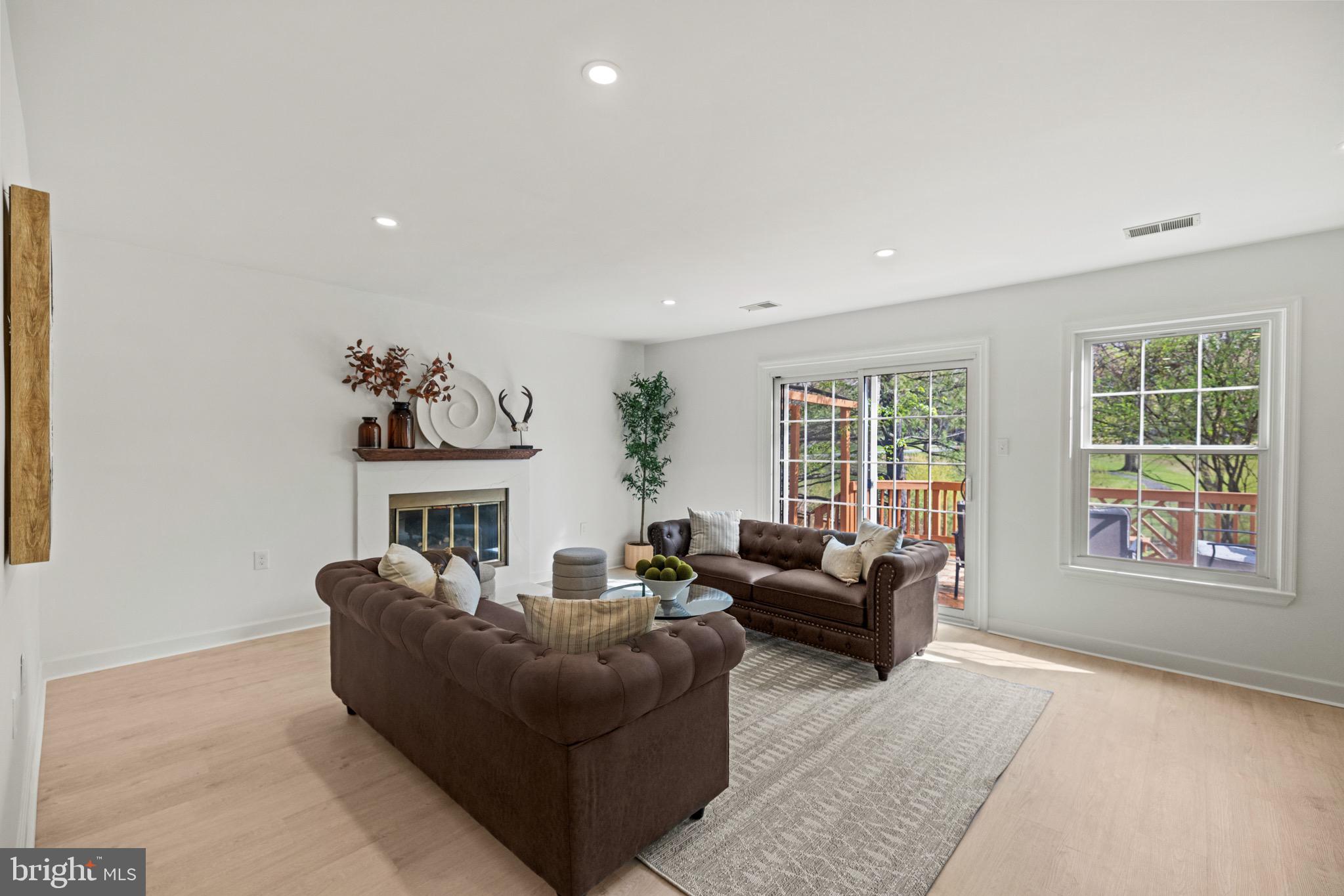 5 Solitaire Ct