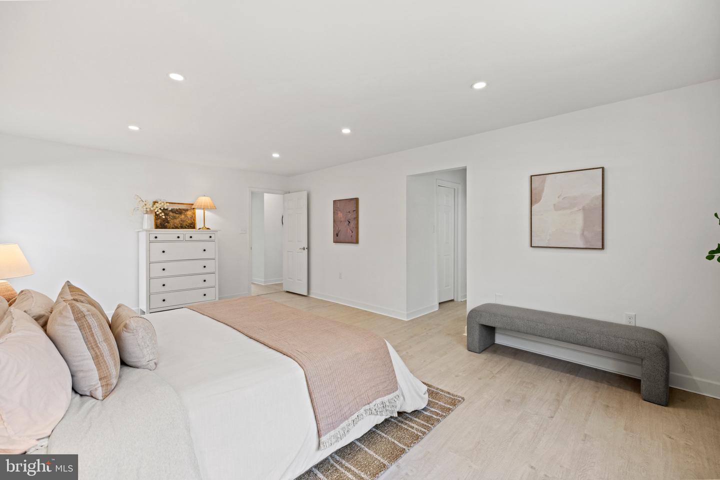 5 Solitaire Ct