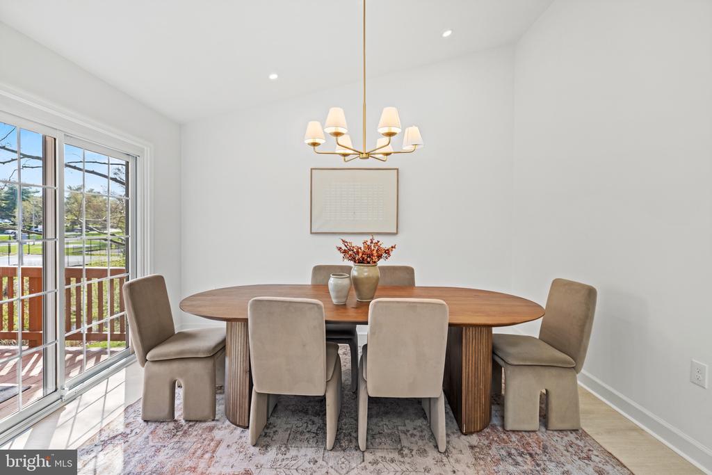 5 Solitaire Ct