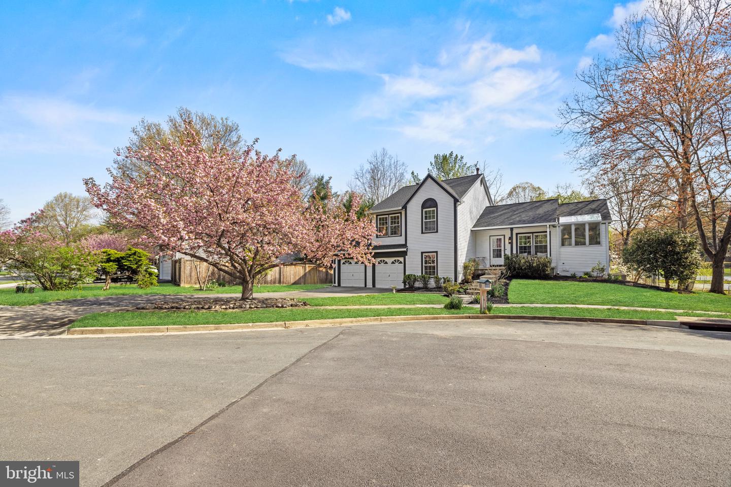 5 Solitaire Ct
