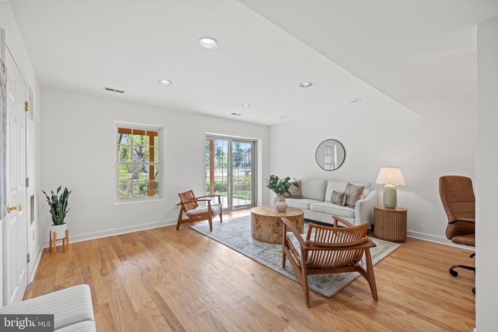 5 Solitaire Ct