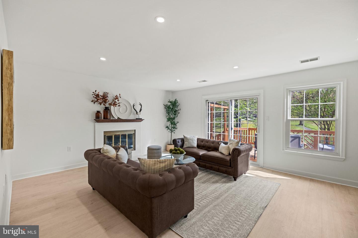 5 Solitaire Ct