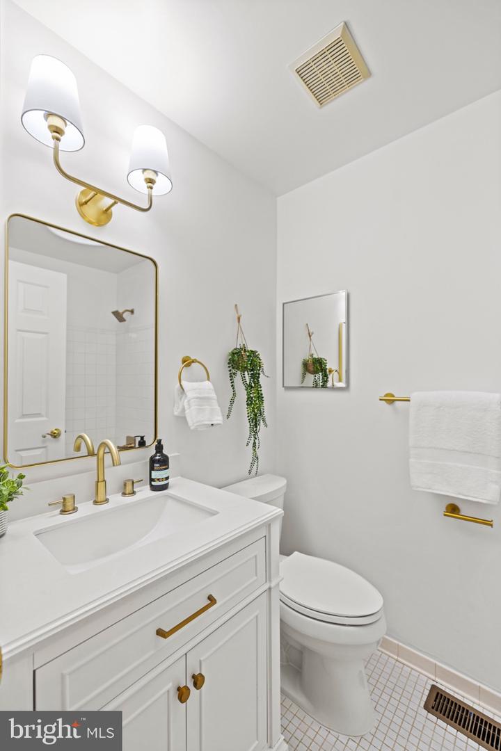 5 Solitaire Ct