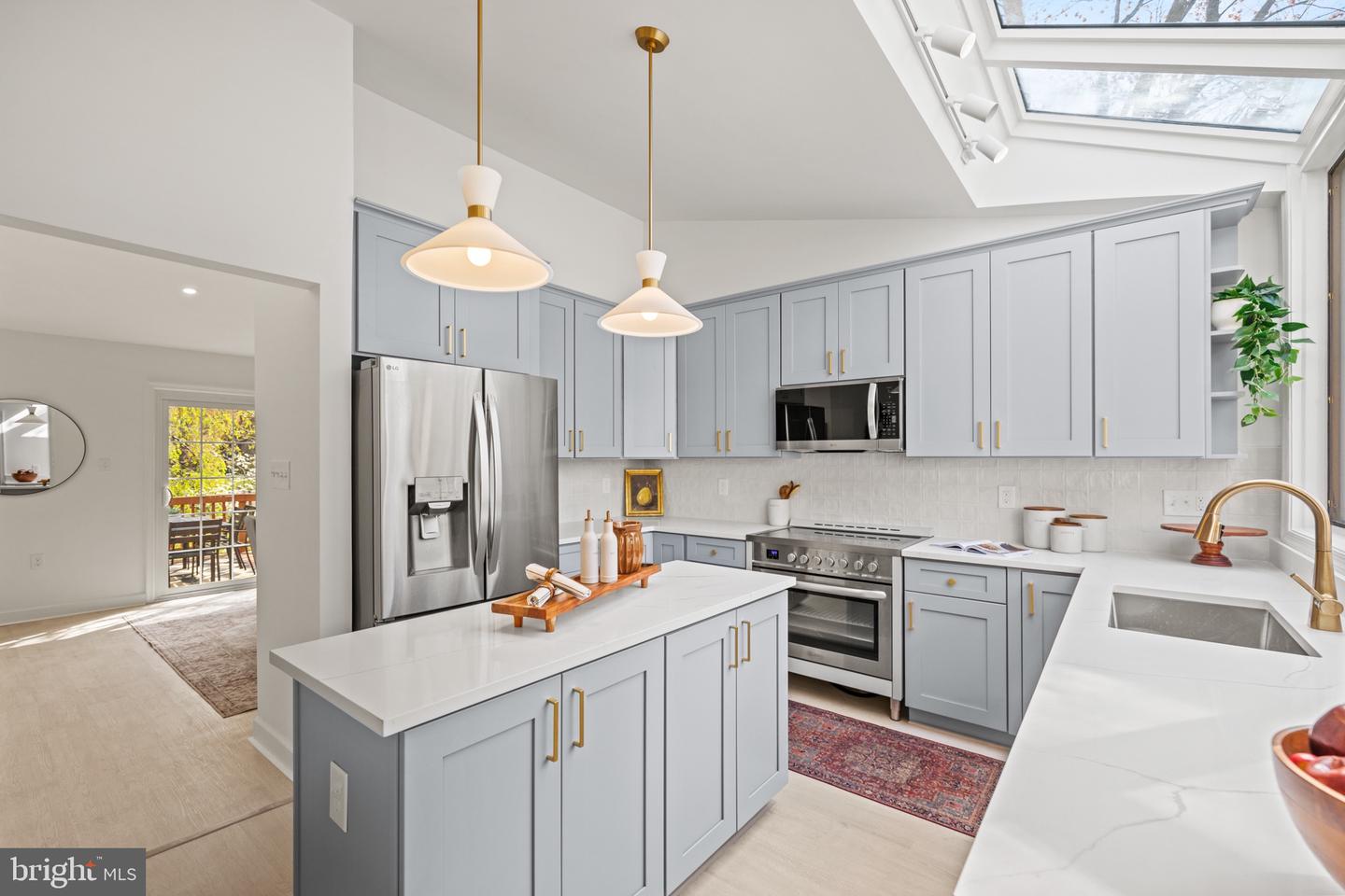 5 Solitaire Ct