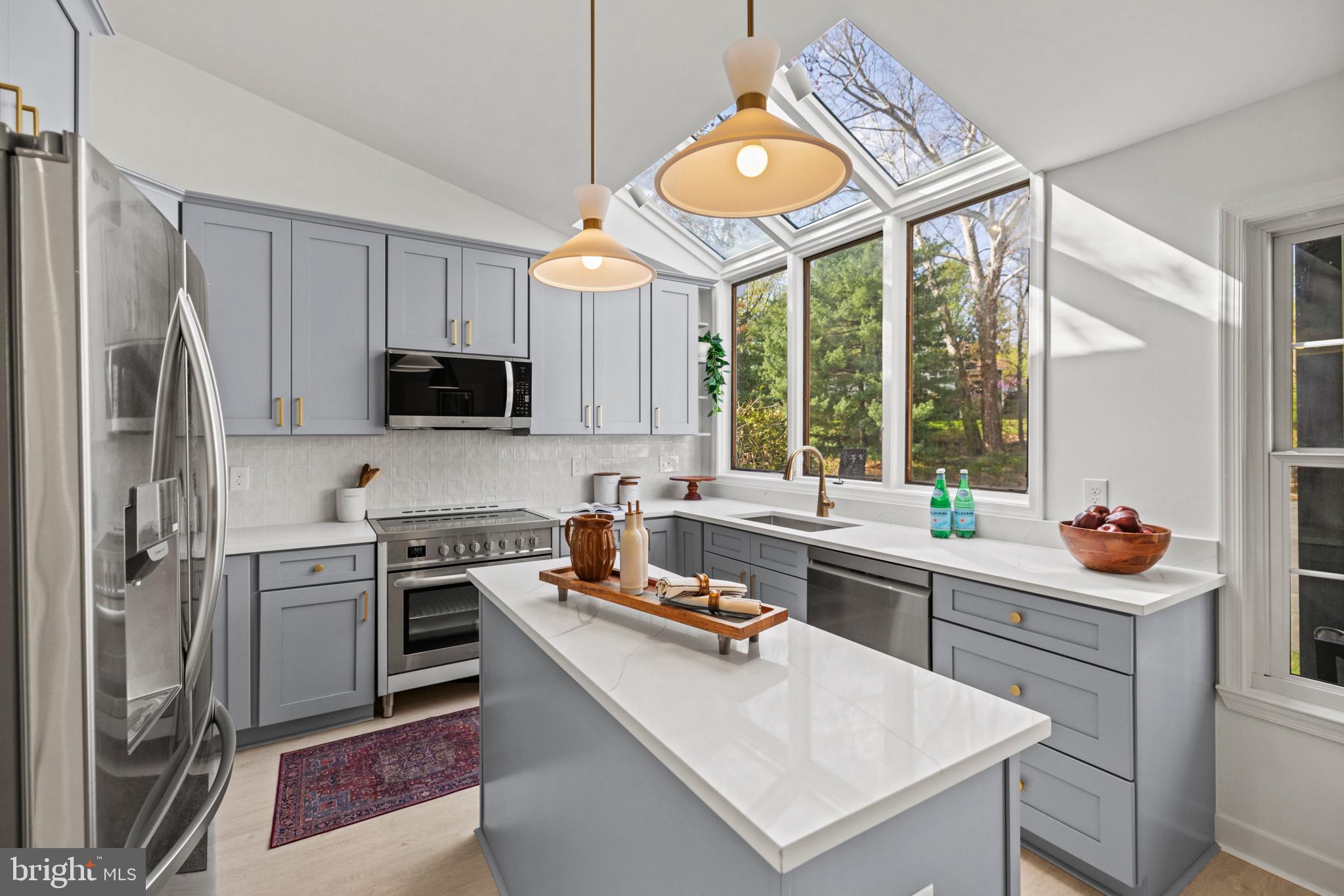 5 Solitaire Ct