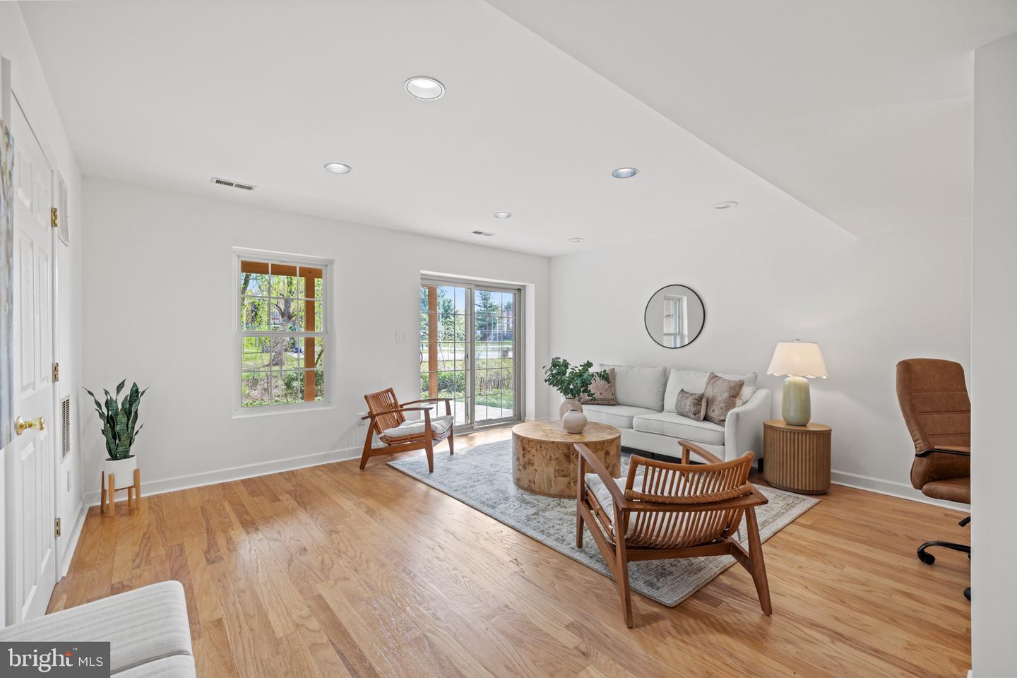 5 Solitaire Ct