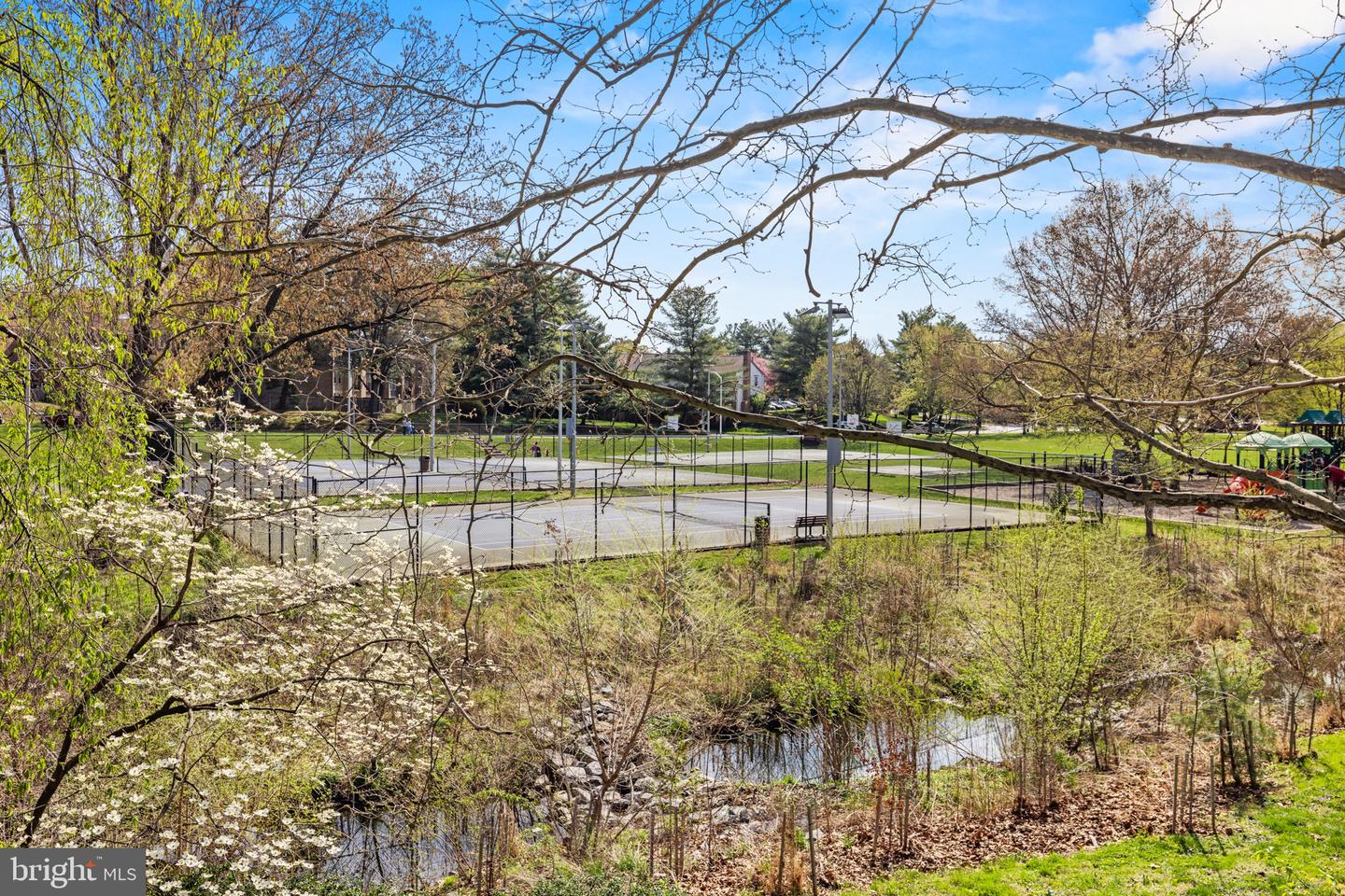 5 Solitaire Ct