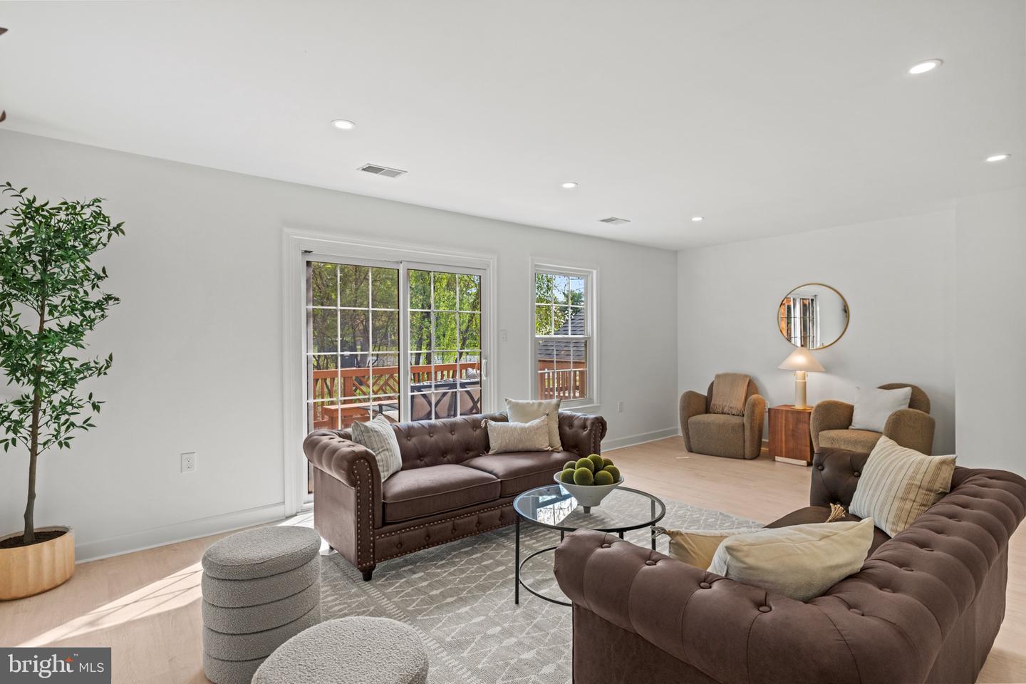 5 Solitaire Ct