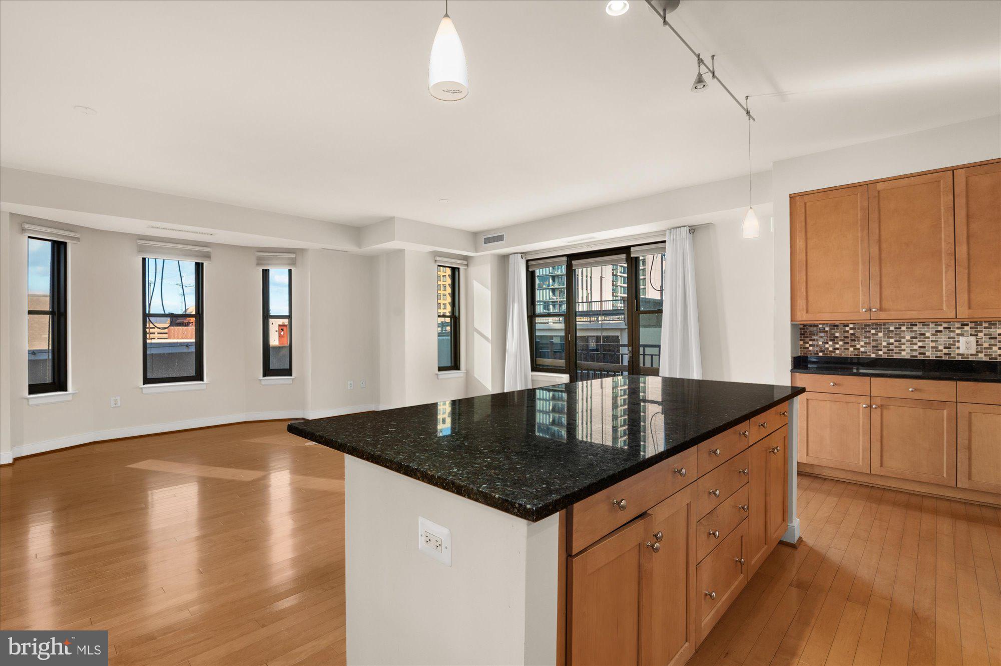 7710 WOODMONT AVE #513
