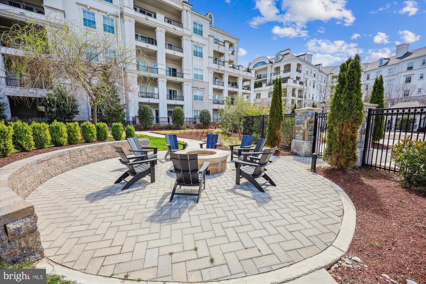 8121 River Rd #451