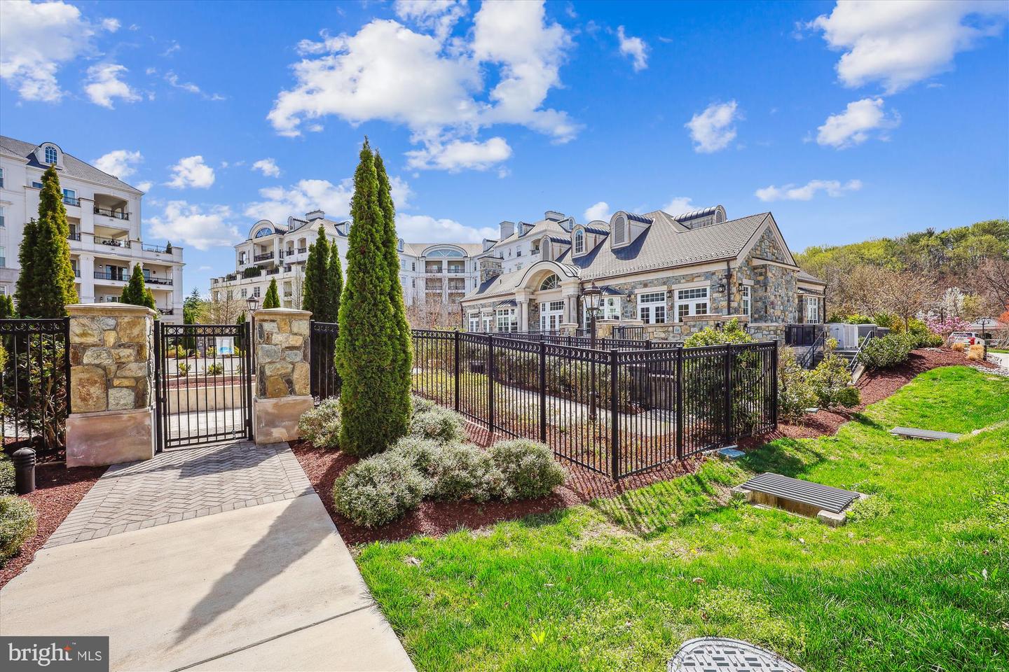 8121 River Rd #451