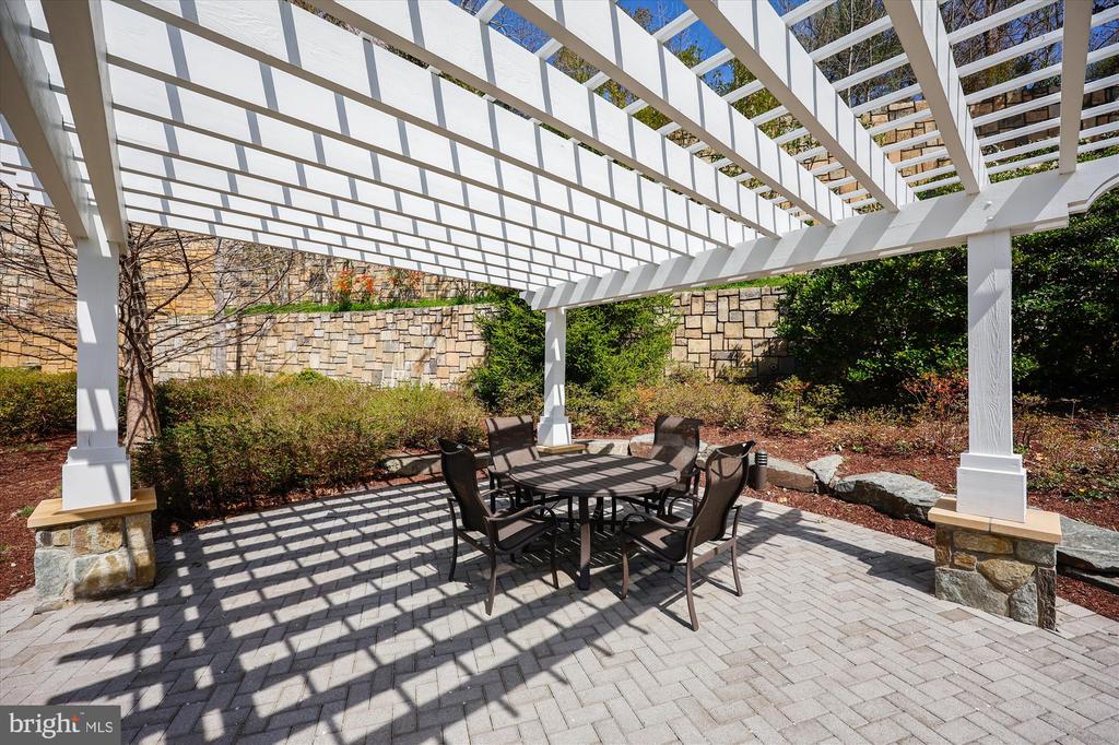 8121 River Rd #451