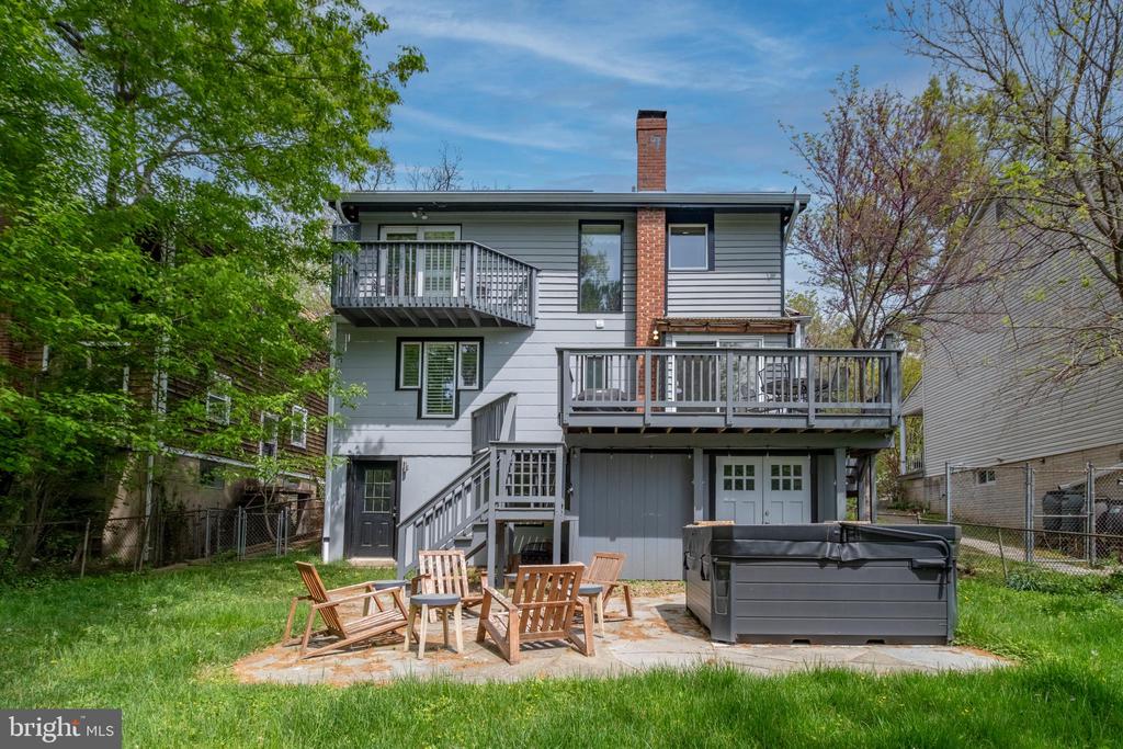 517 ELM AVE