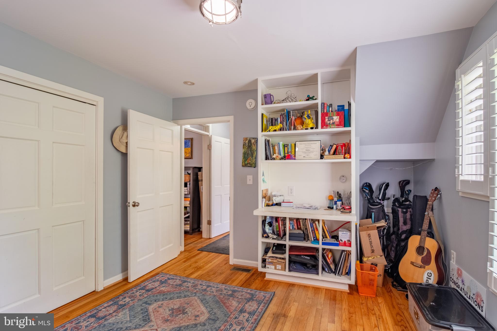 517 ELM AVE