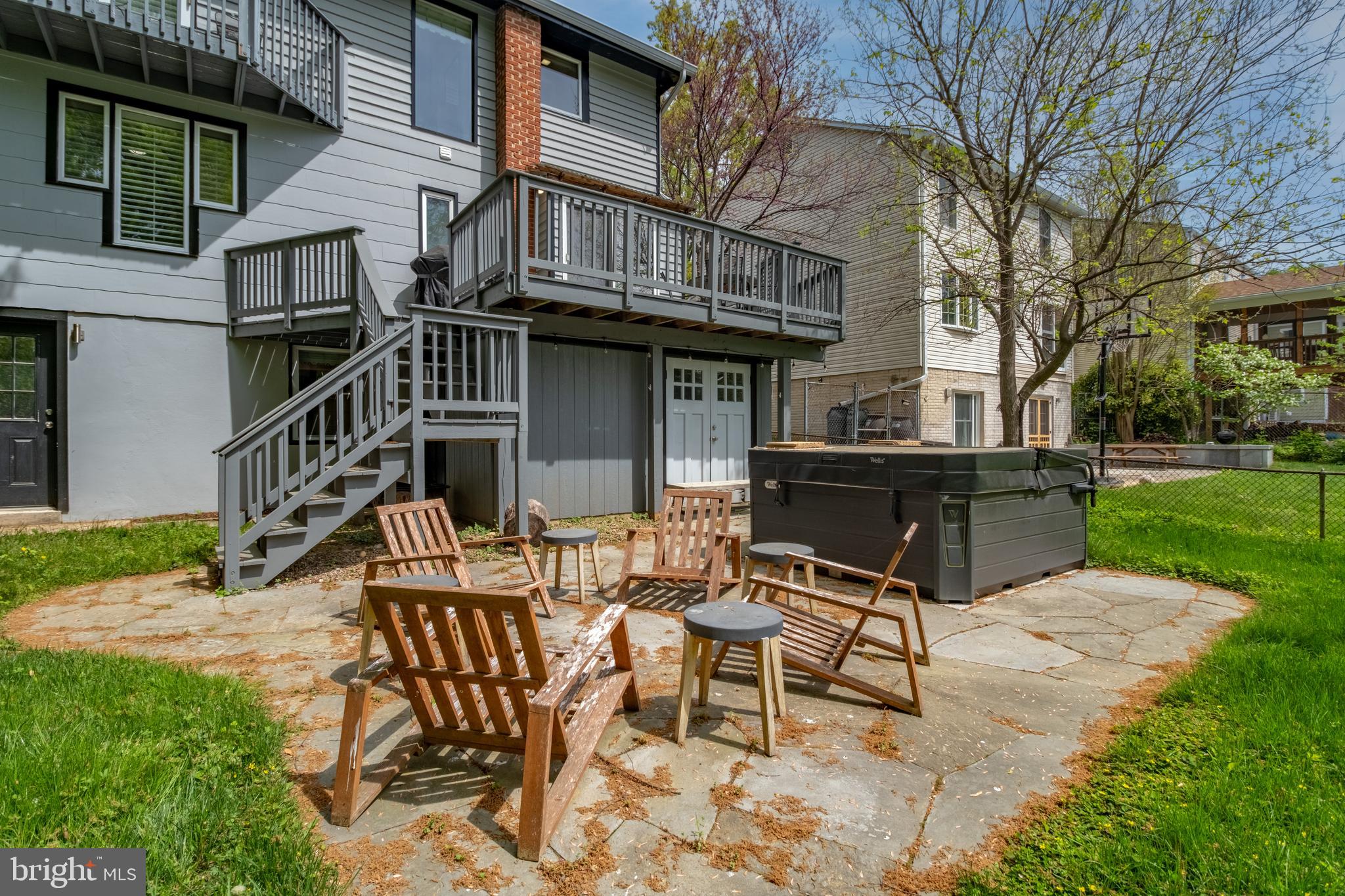 517 ELM AVE