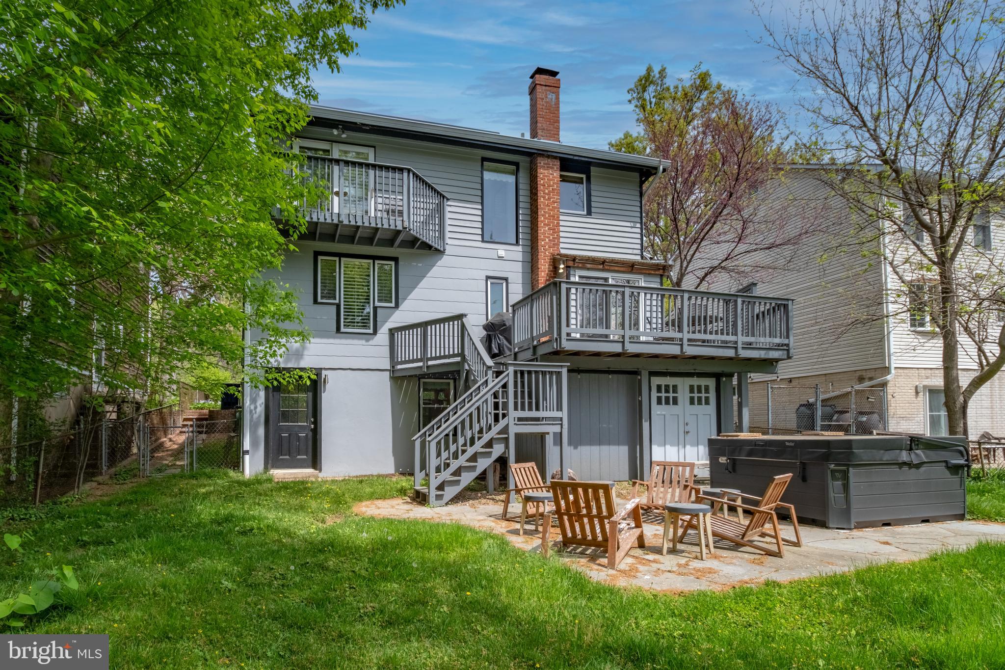 517 ELM AVE