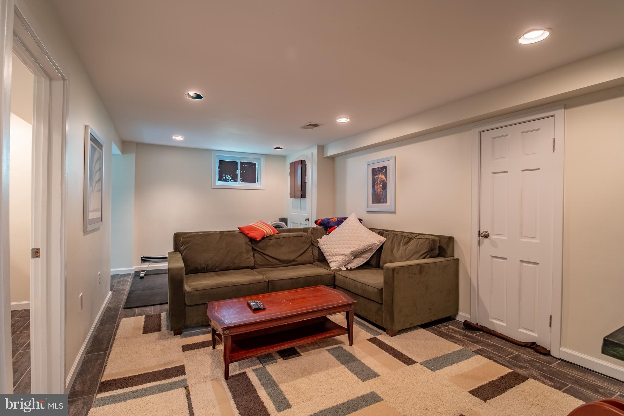 517 ELM AVE
