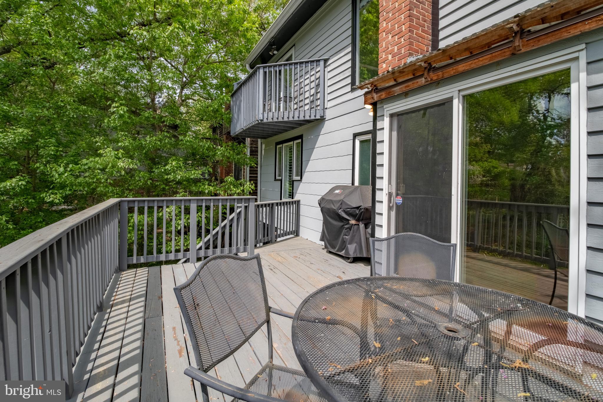 517 ELM AVE
