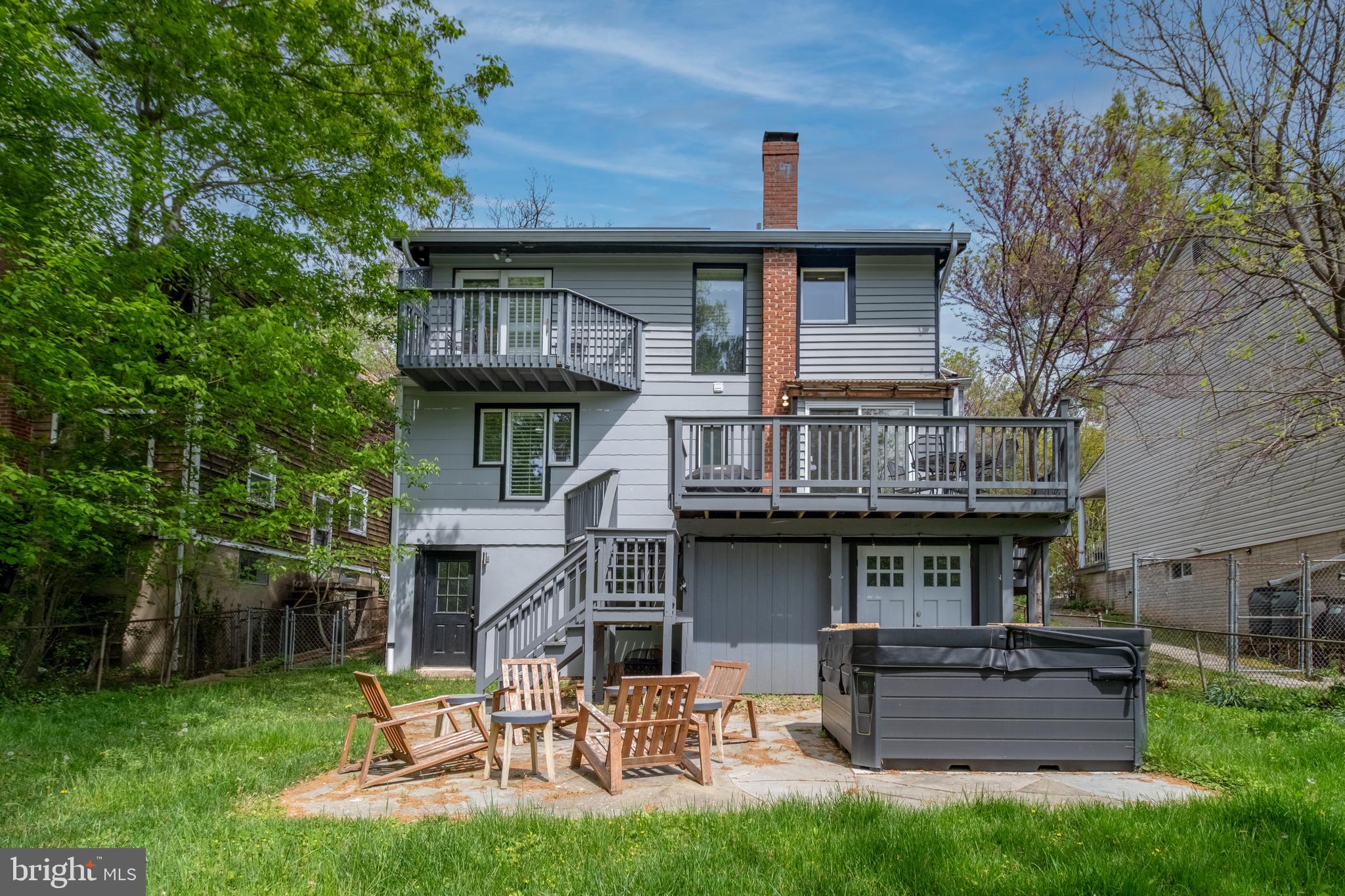 517 ELM AVE