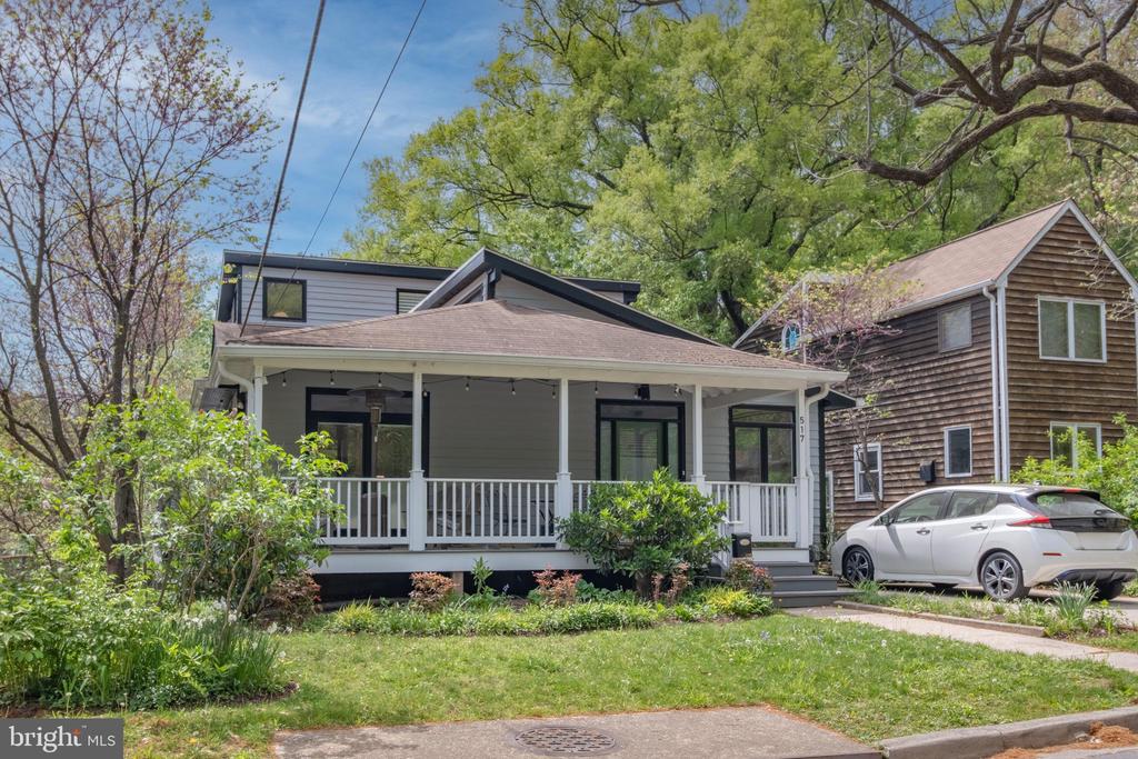 517 ELM AVE