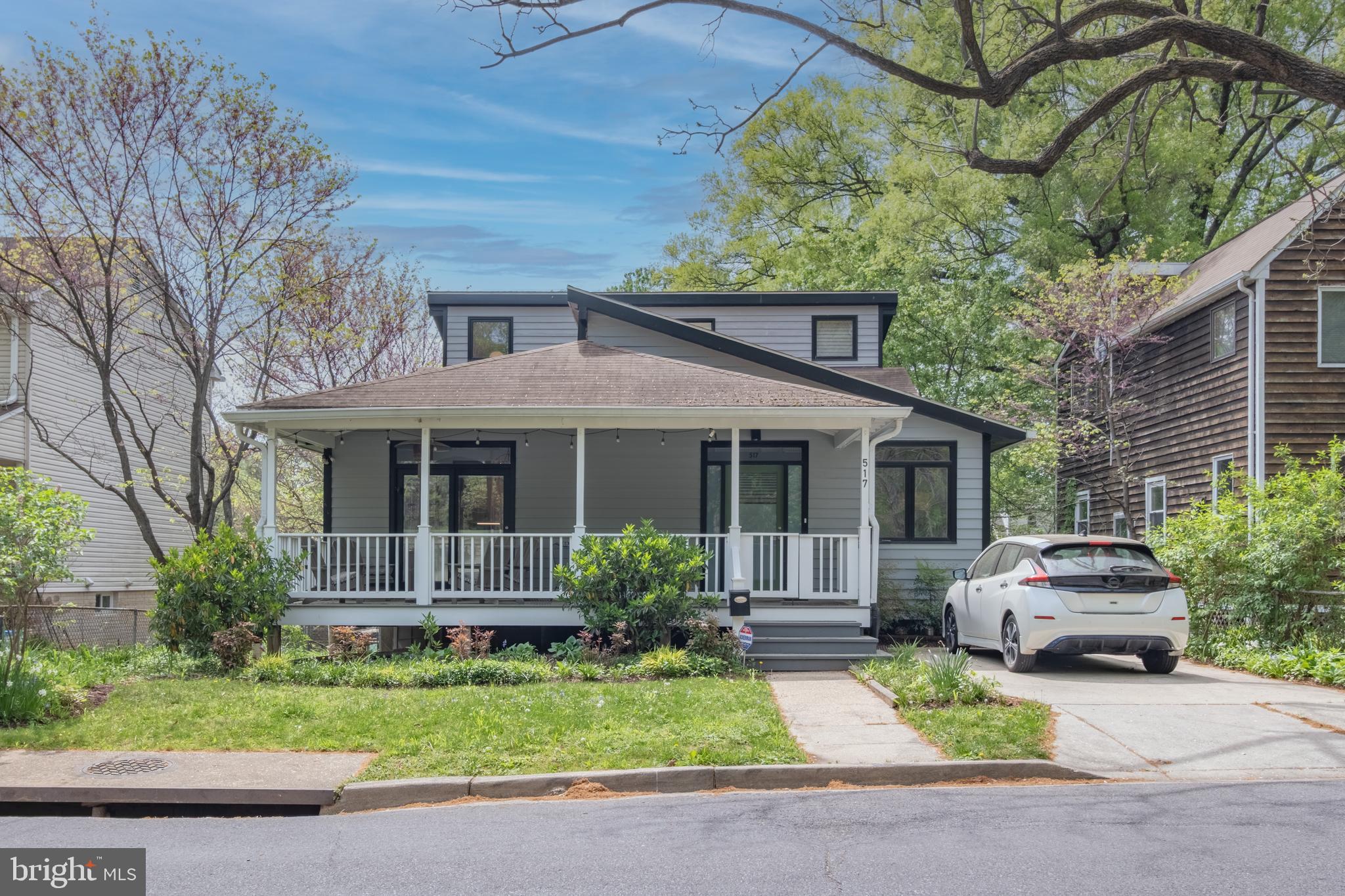 517 ELM AVE