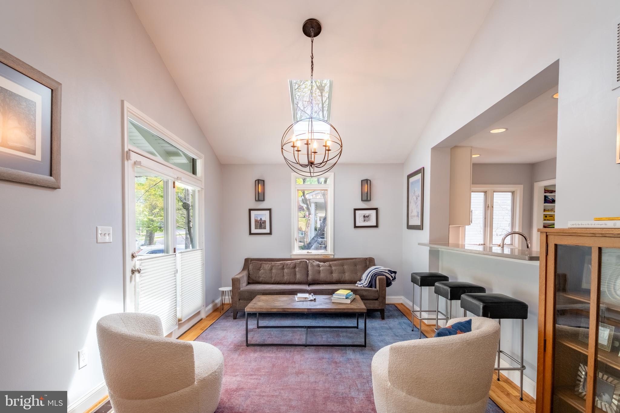 517 ELM AVE