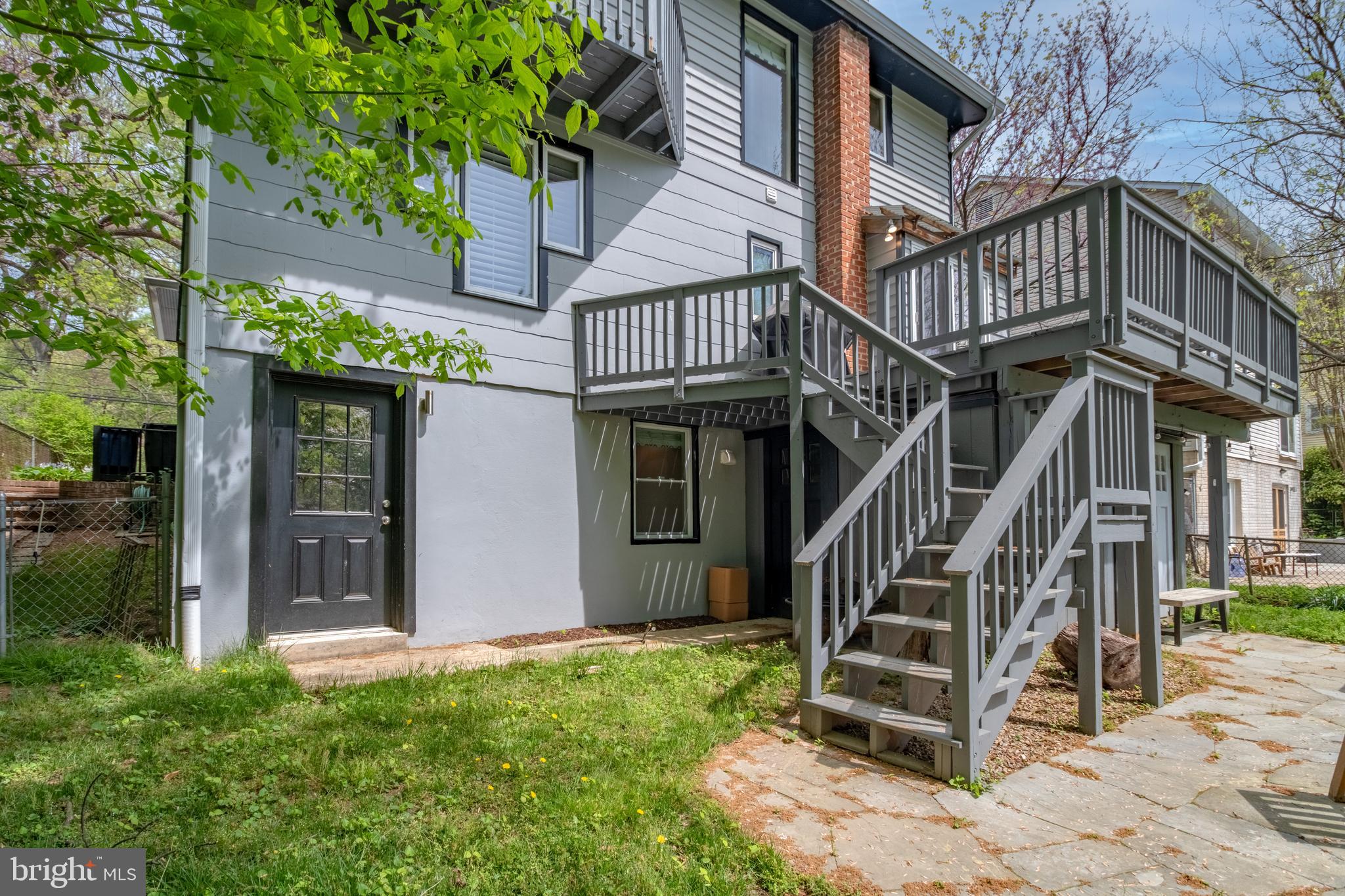 517 ELM AVE