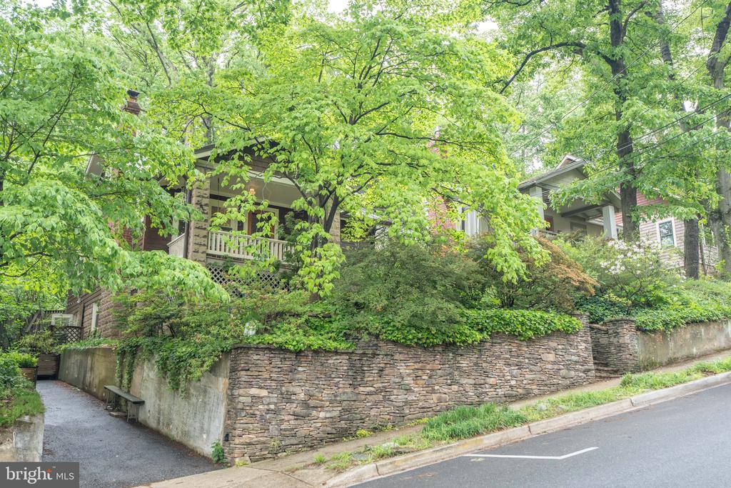 123 Sherman Ave