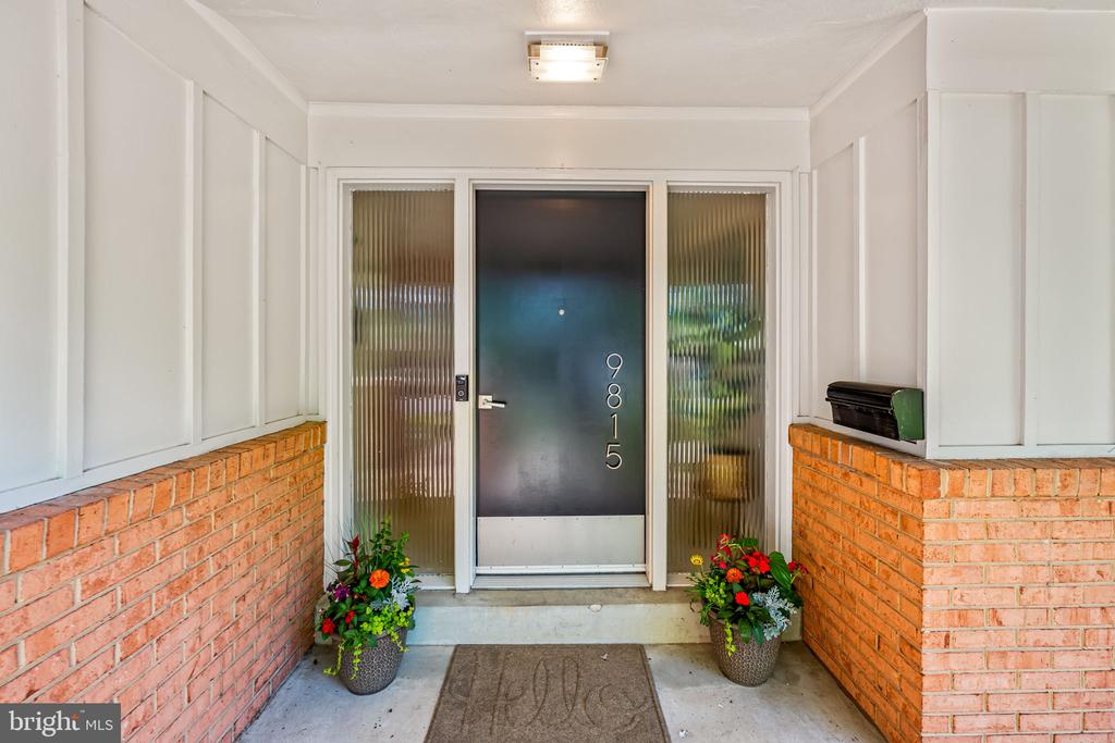 9815 Inglemere Dr