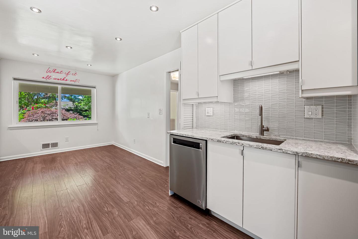 9815 Inglemere Dr